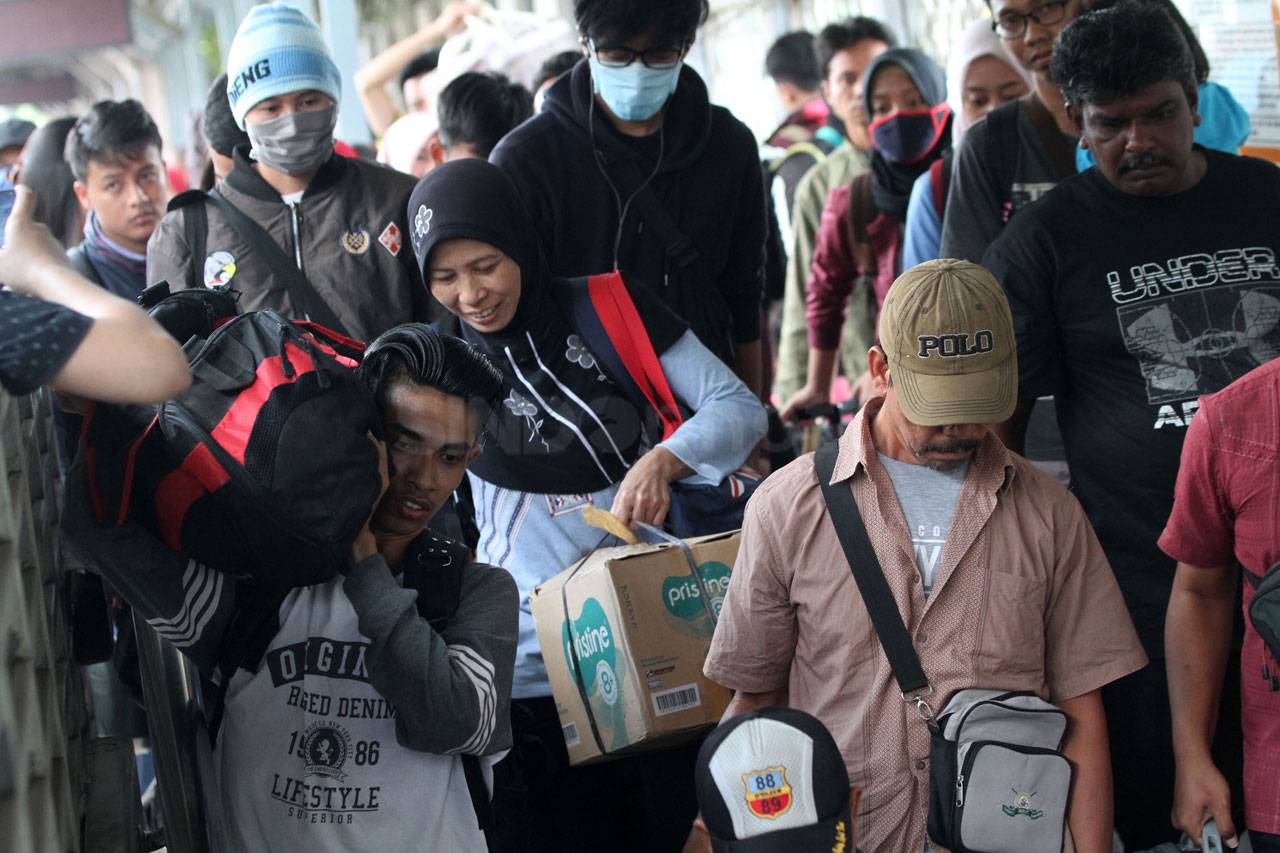 Arus Balik di Stasiun...