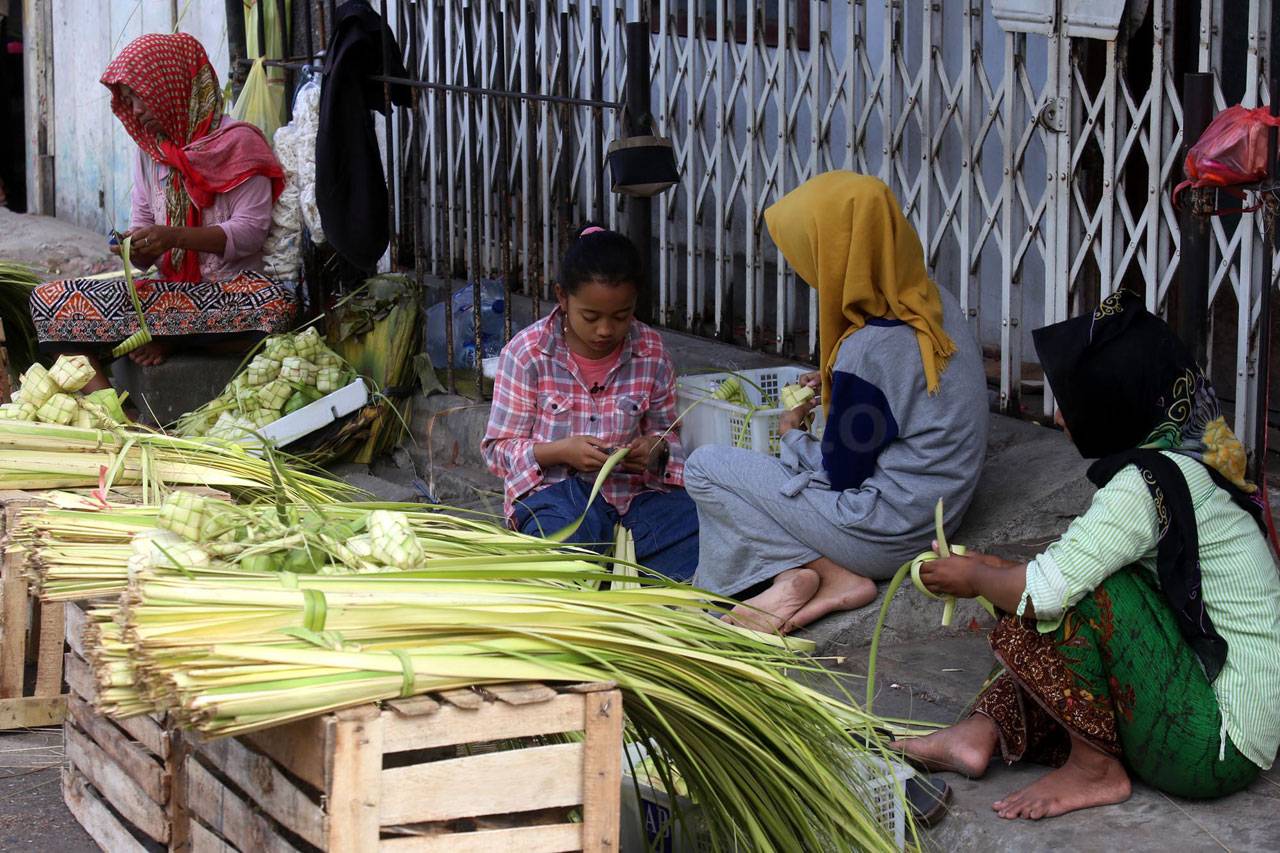 Penjual Kulit Ketupat...