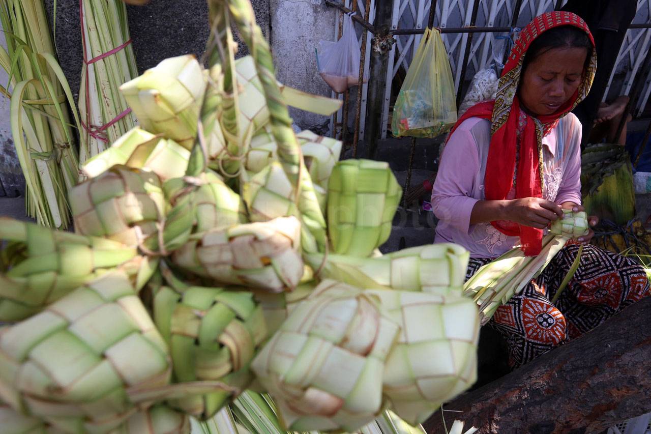 Penjual Kulit Ketupat...