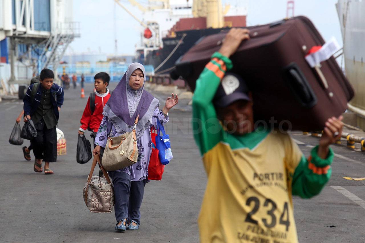 Empat Hari Tertahan...