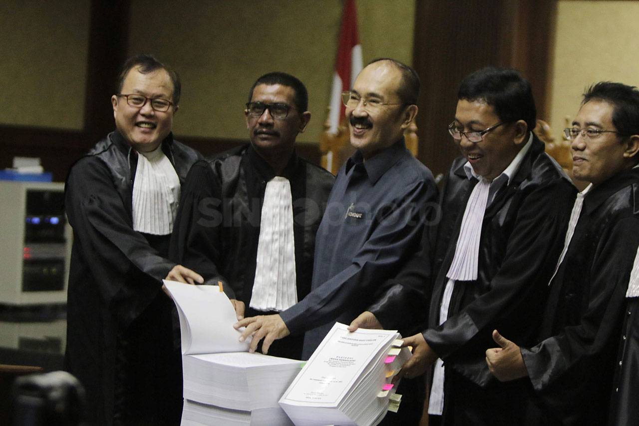 Pledoi Setebal Seribu...