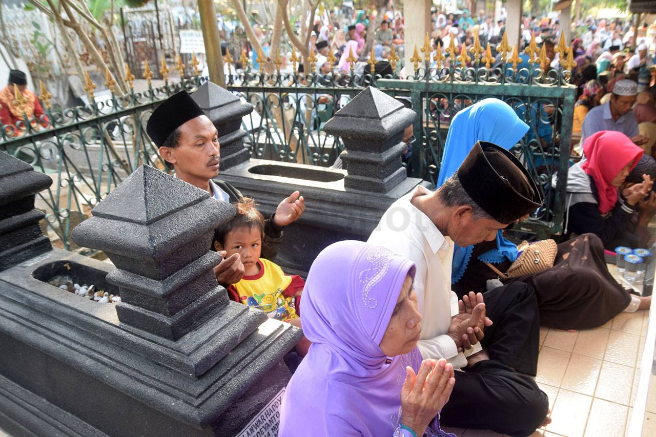 Ziarah dan Tahlilan...