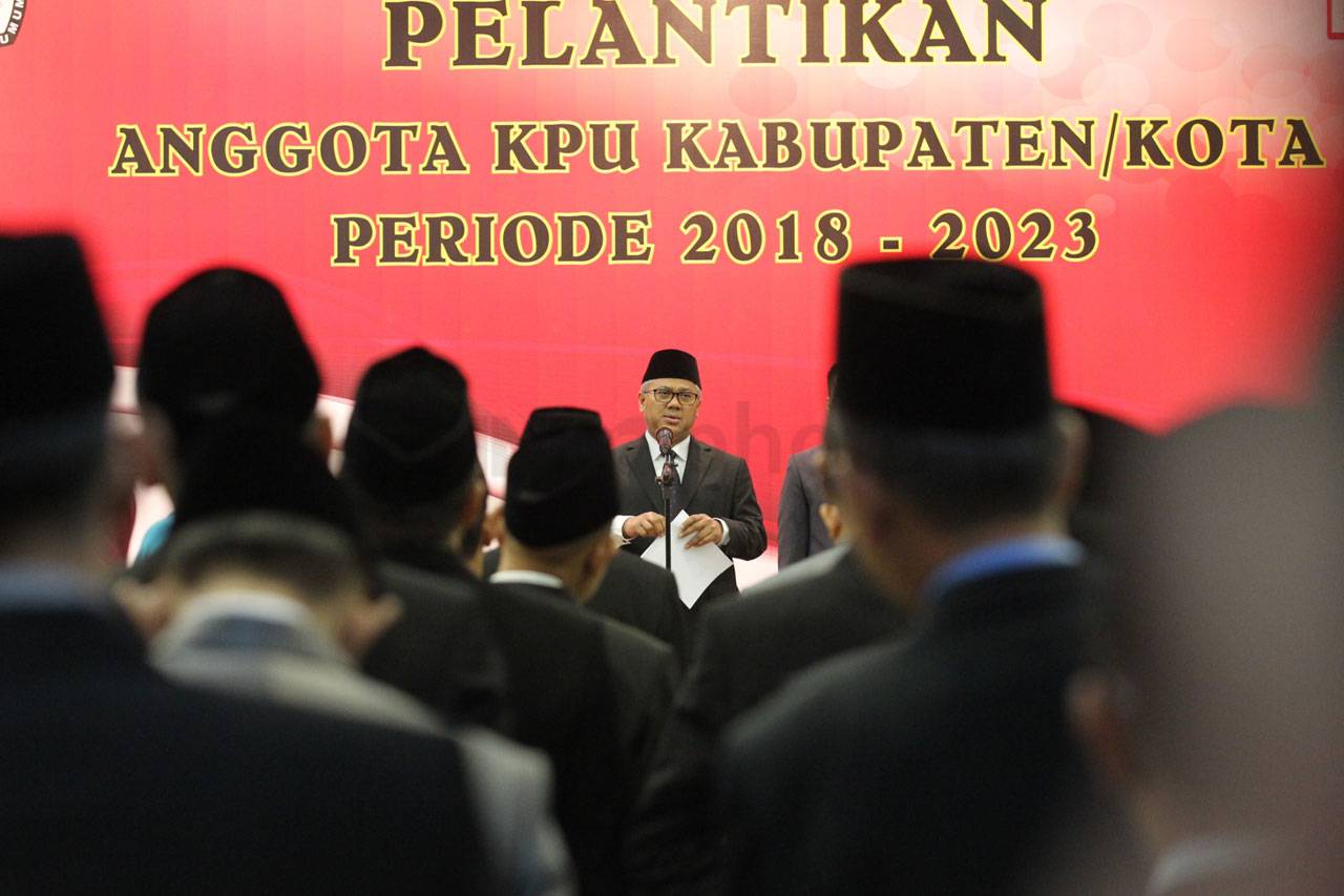 KPU Lantik 130 Anggota...