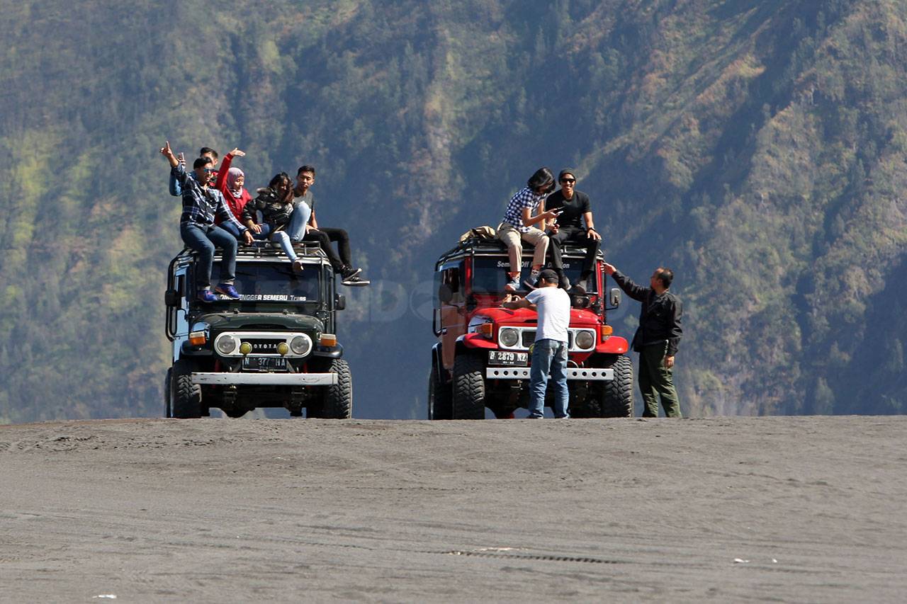 Bromo Terus Dipadati...