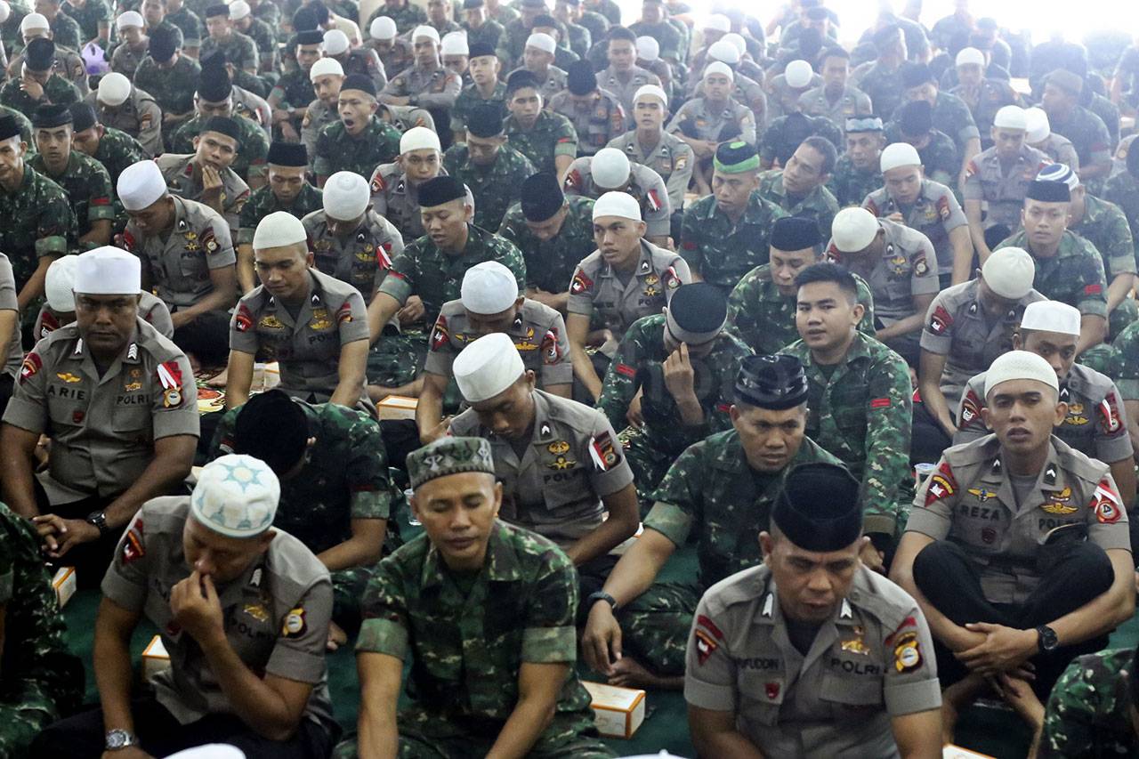 TNI dan Polri Doa Bersama...
