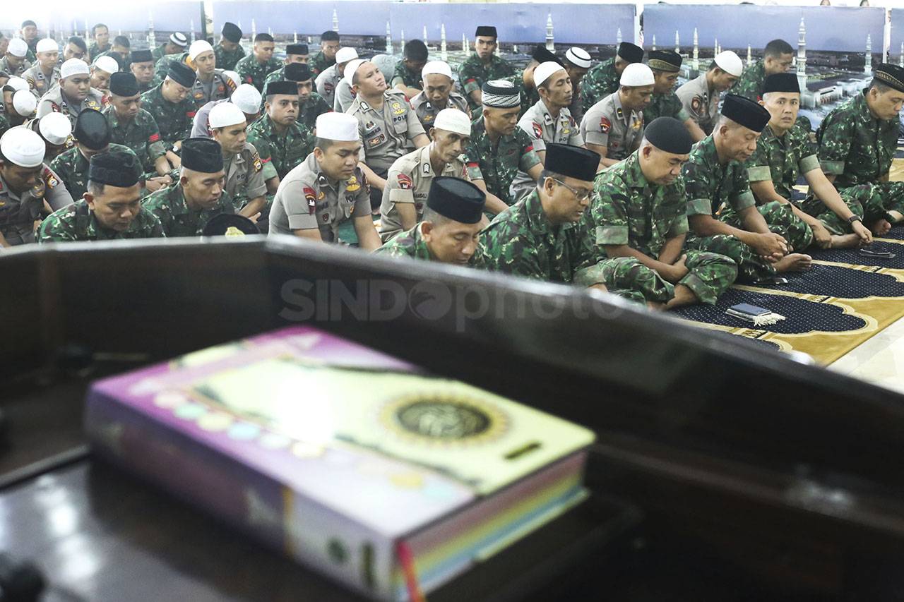 TNI dan Polri Doa Bersama...
