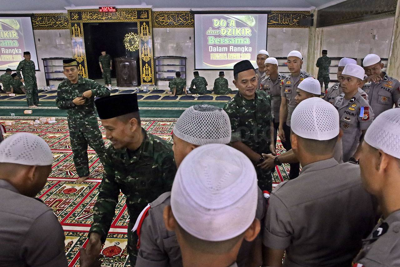 TNI dan Polri Doa Bersama...