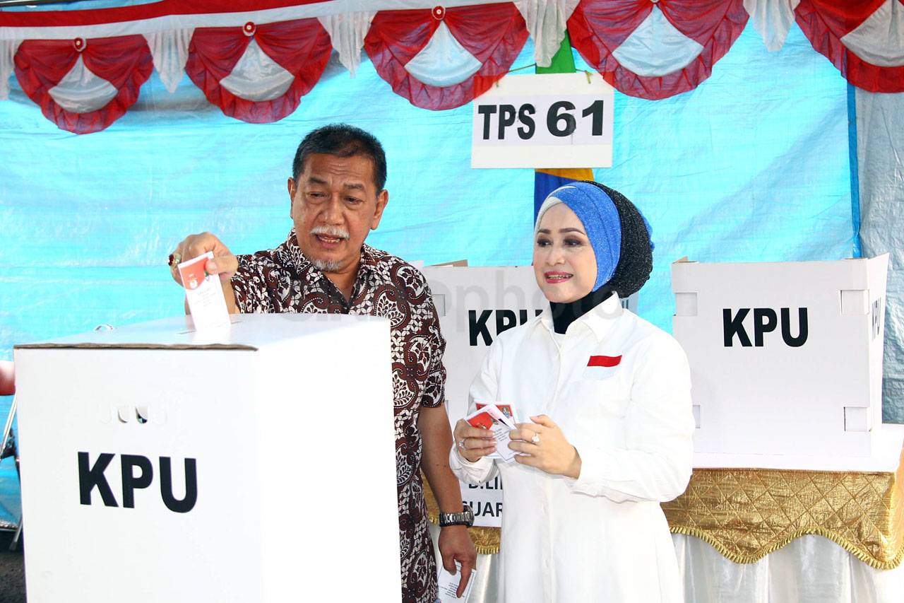 Cagub Deddy Mizwar Berikan...