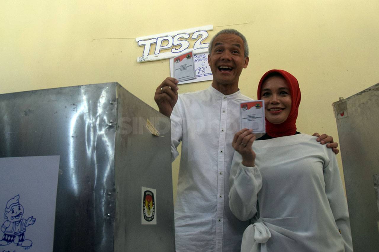 Ditemani Istri, Ganjar...