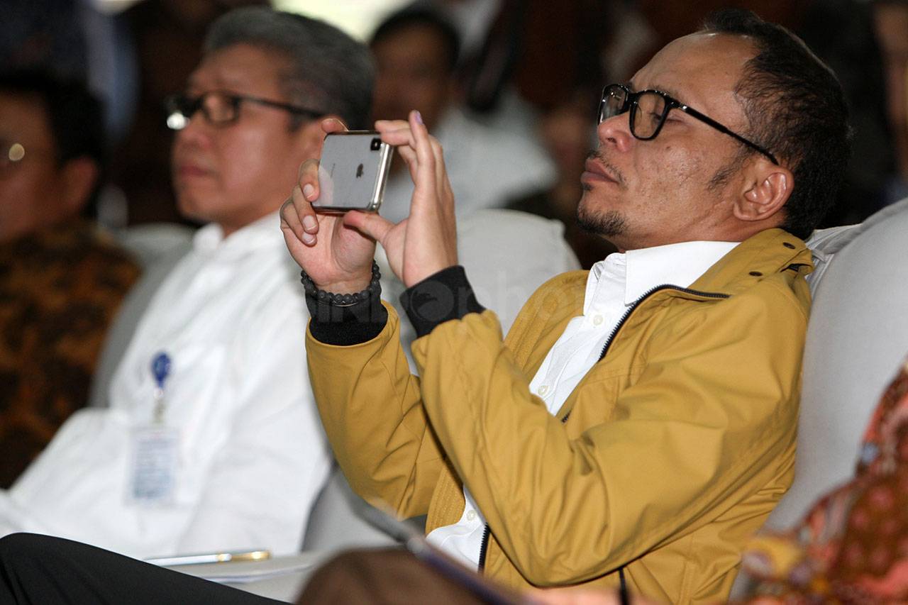Menaker Resmikan Ruang...