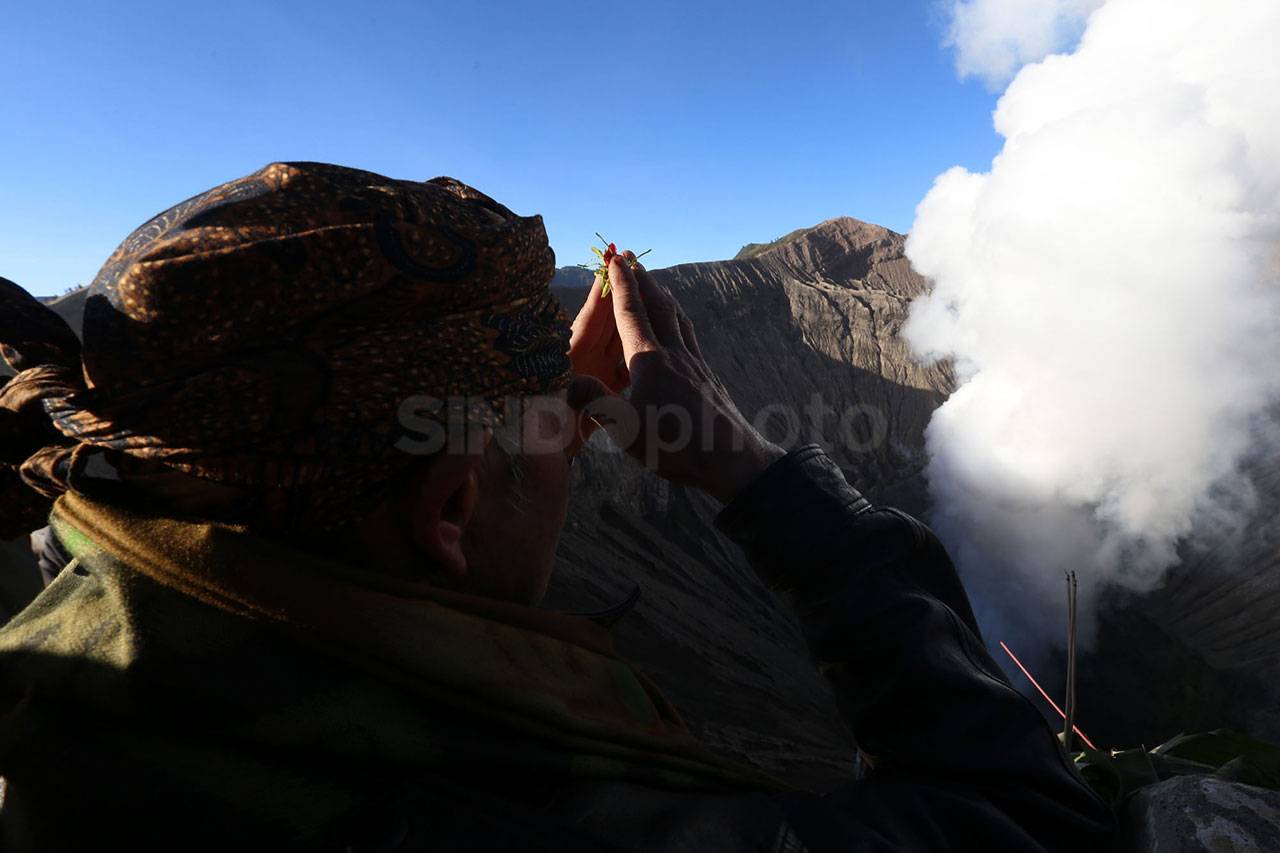 Warga Hindu Tengger...