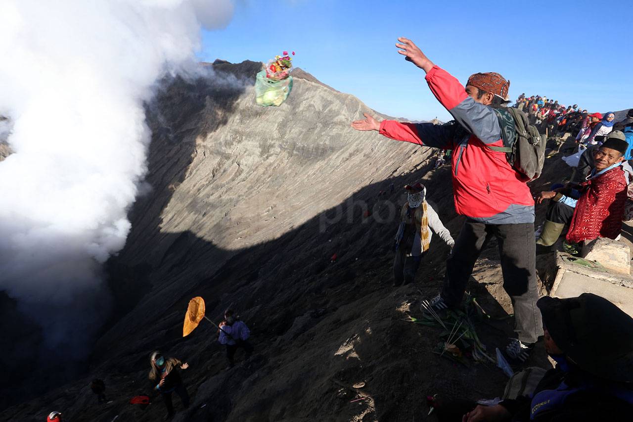 Warga Hindu Tengger...