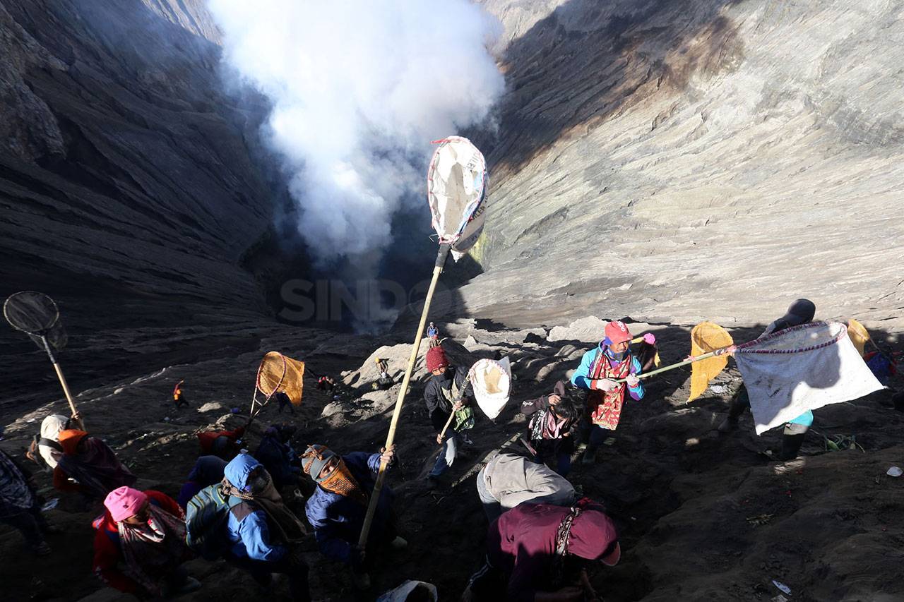 Warga Hindu Tengger...