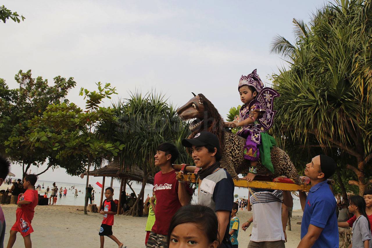 Tradisi Arak-arakan...