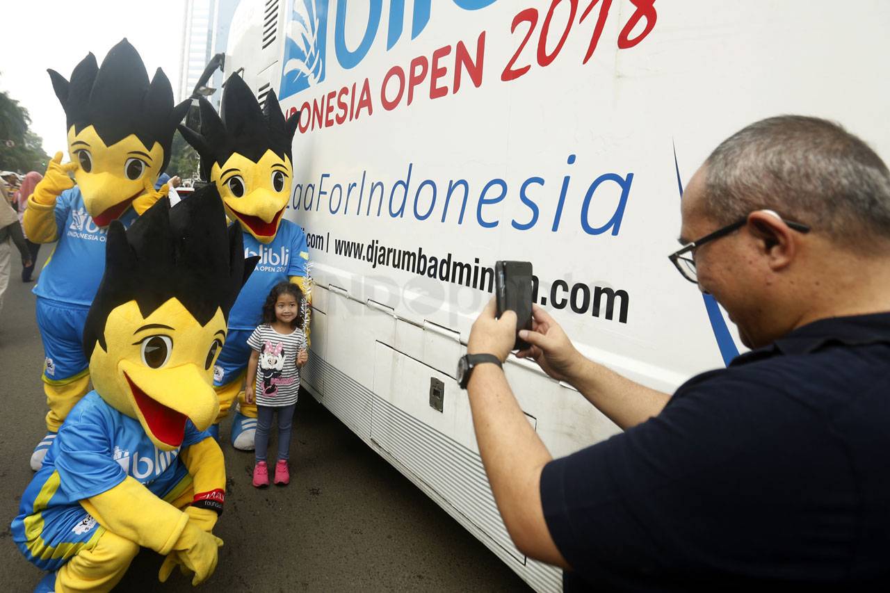 Maskot BIO Sapa Pengunjung...
