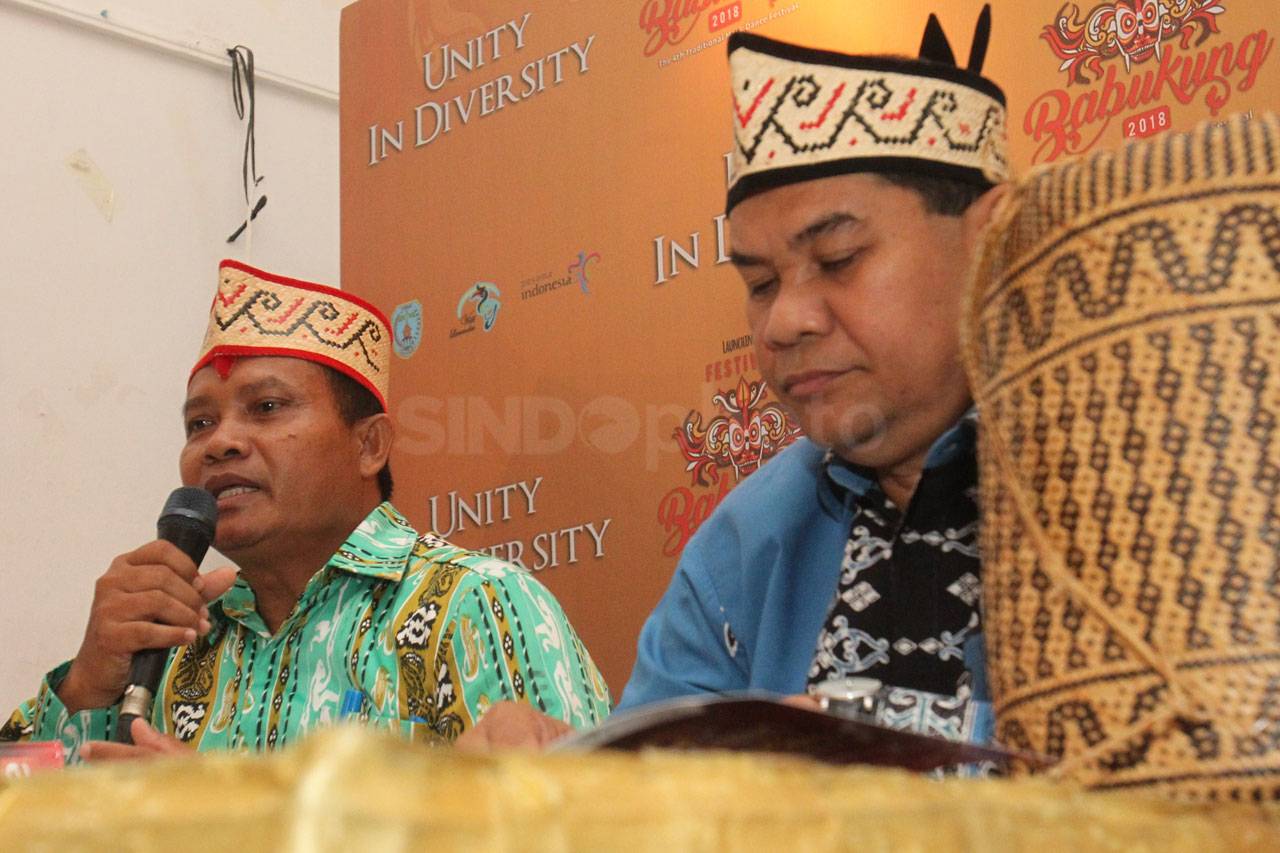 Ratusan Topeng Dipamerkan...