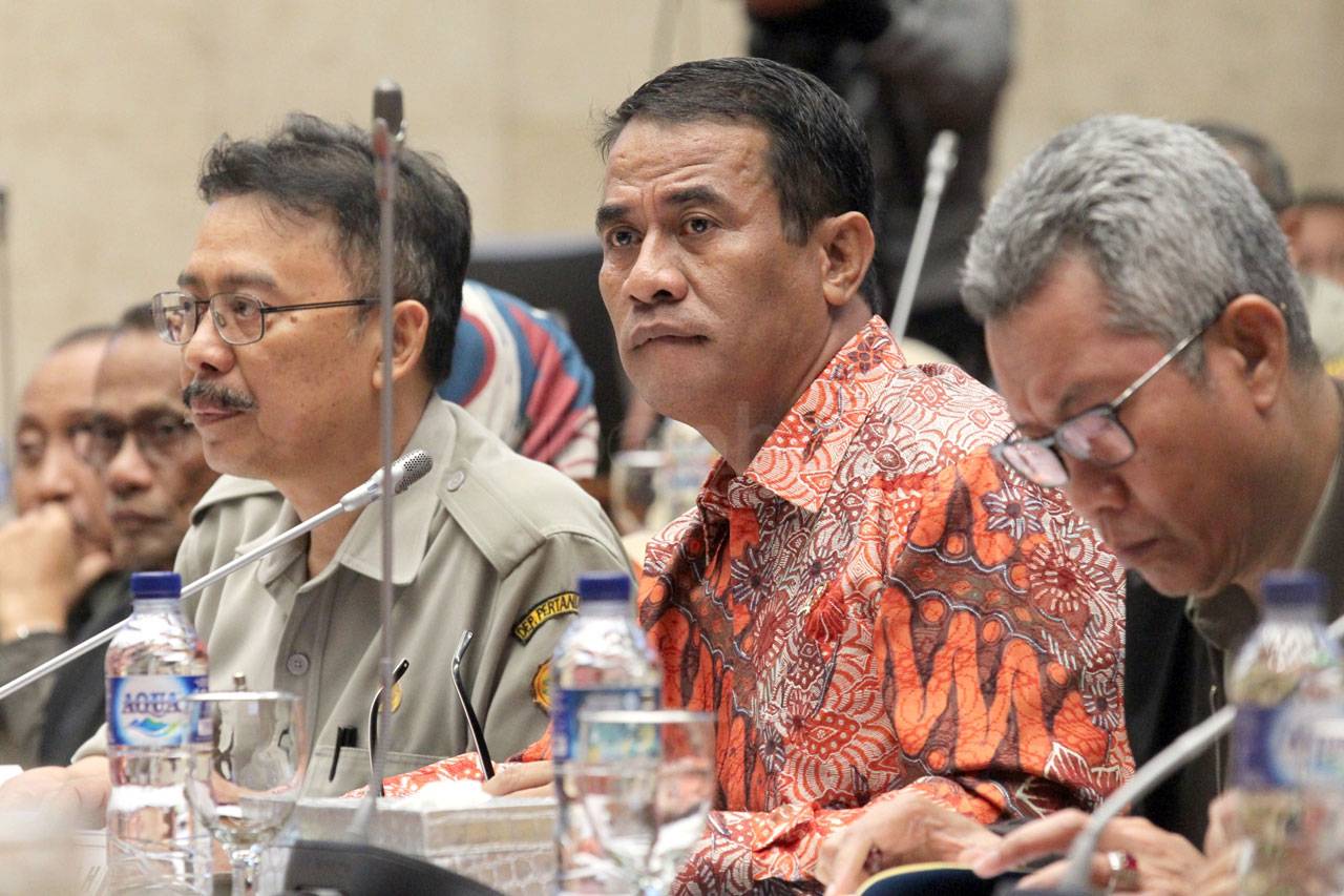 Mentan Rapat dengan...