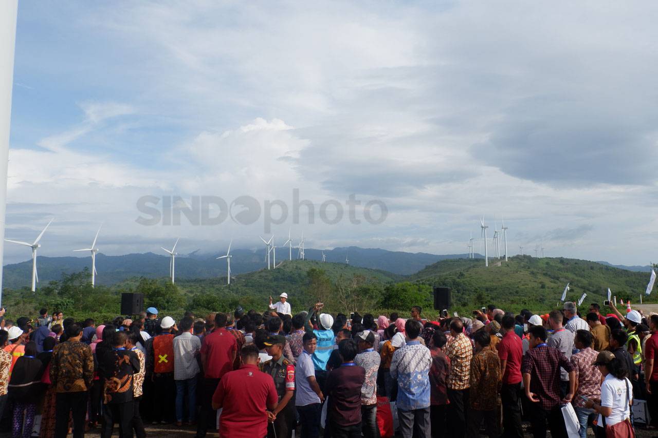 Presiden Jokowi Resmikan...