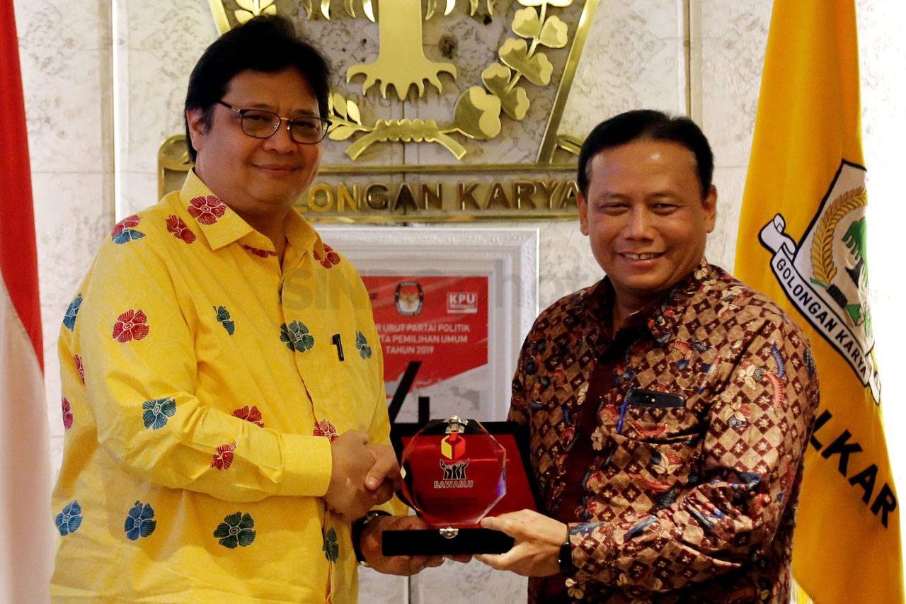 Bawaslu Sosialisasikan...
