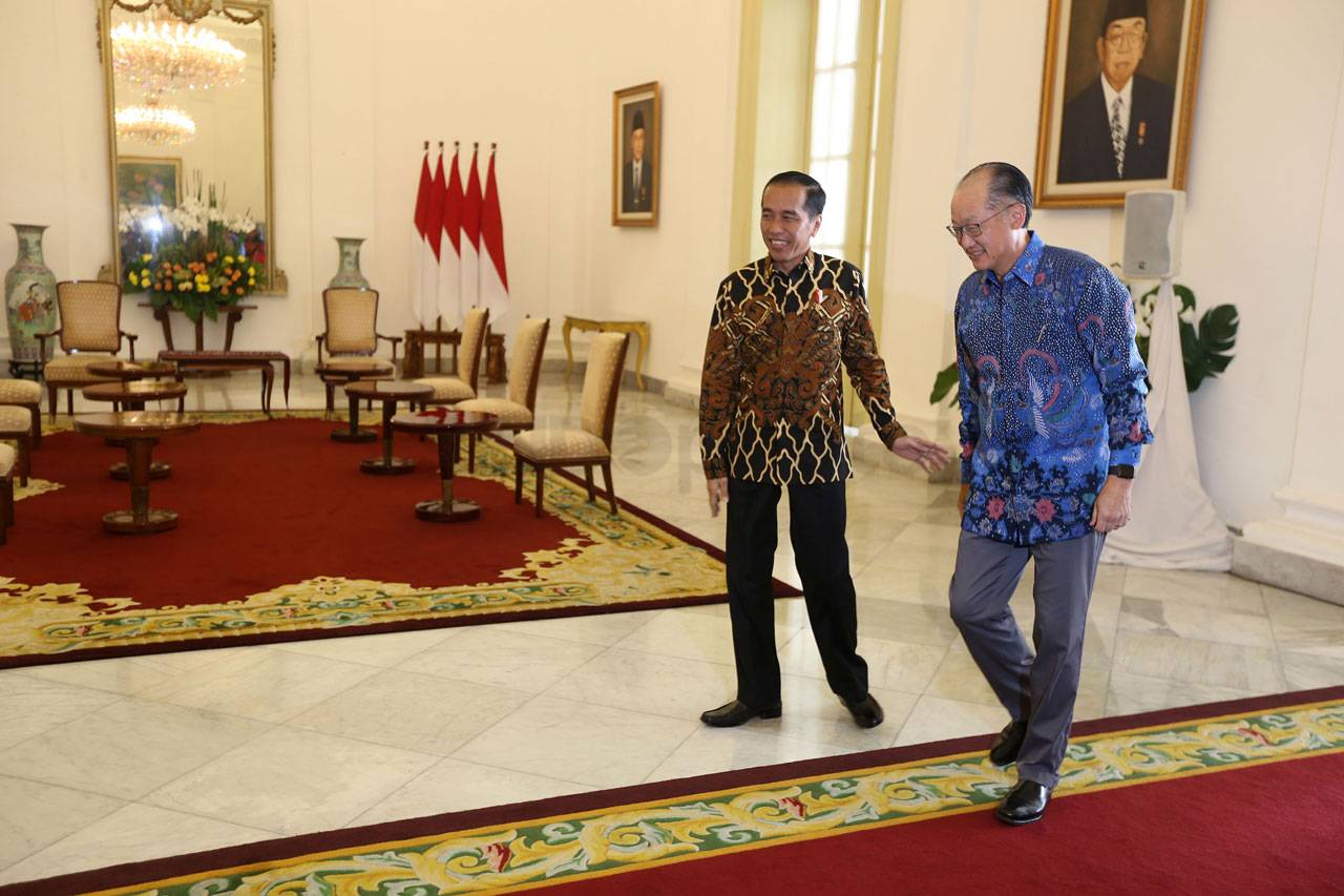 Presiden Jokowi Terima...