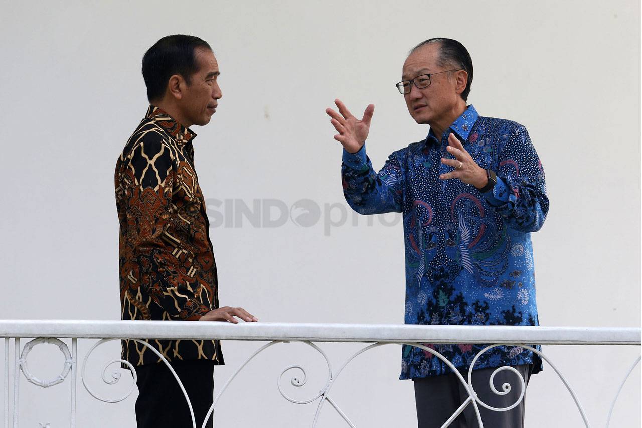 Presiden Jokowi Terima...
