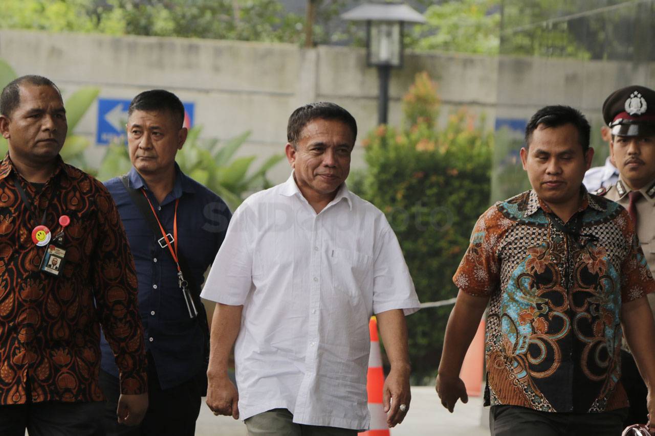 Gubernur Aceh Irwandi...
