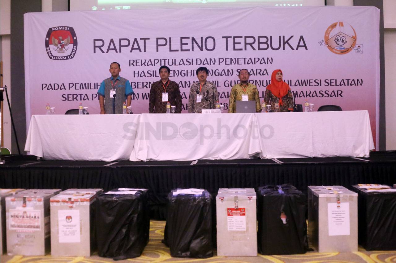 KPU Sulsel Gelar Pleno...