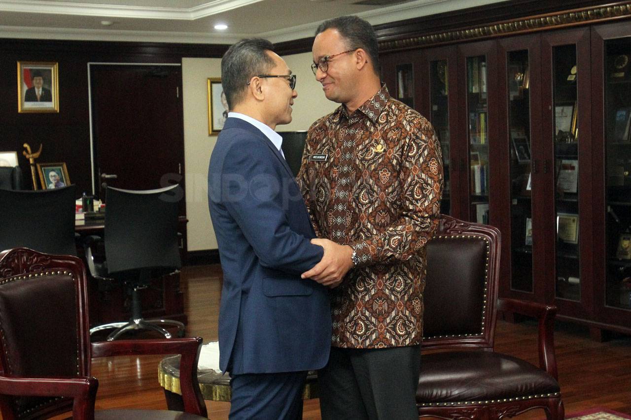 Ketua MPR Bertemu dengan...