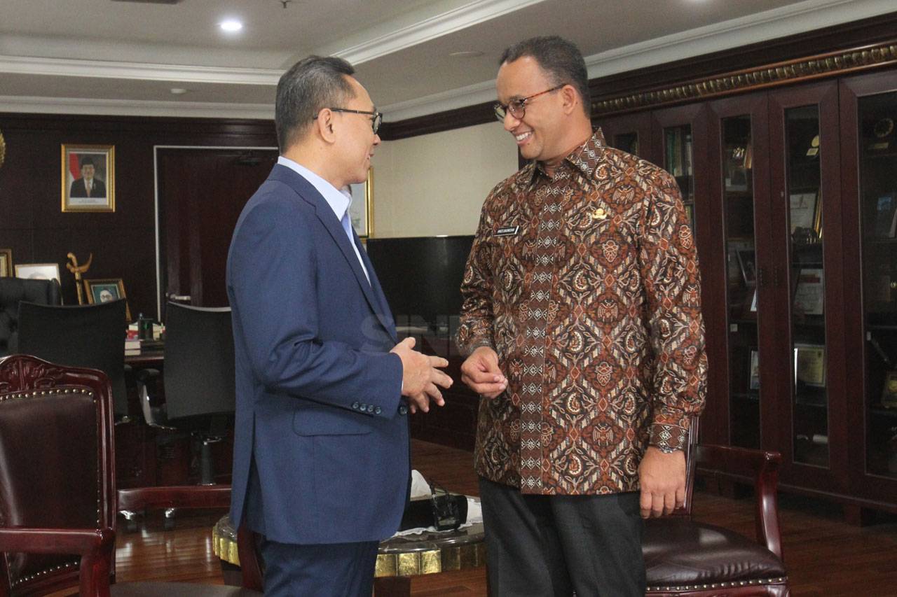 Ketua MPR Bertemu dengan...
