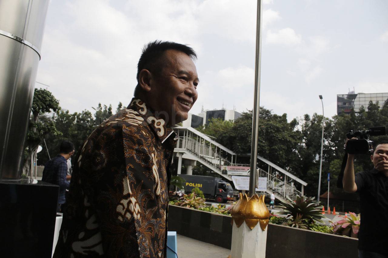 KPK Periksa Anggota...