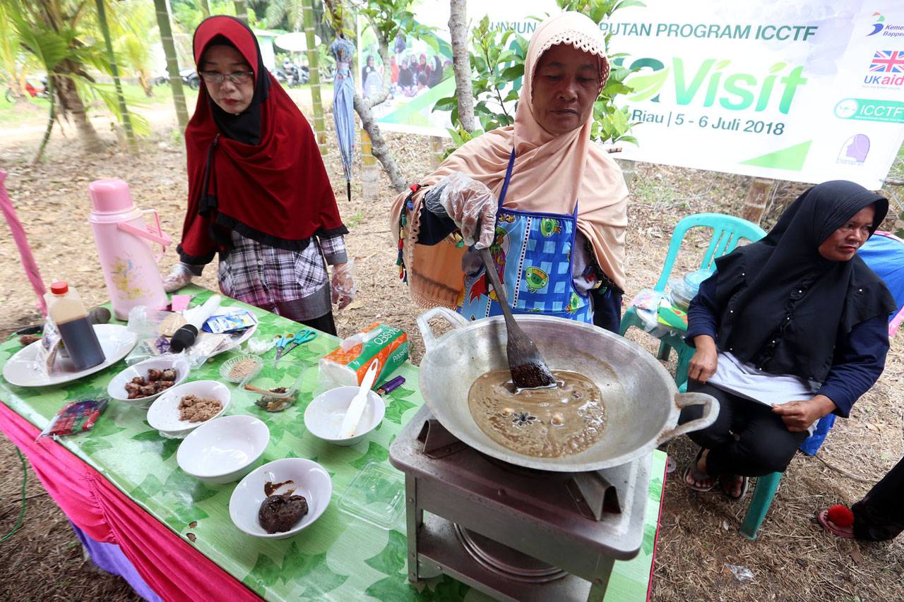 Kelompok Perempuan Dumai...