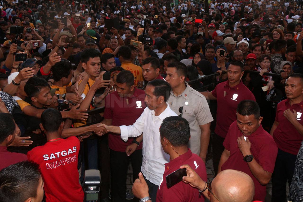 Presiden Jokowi Hadiri...
