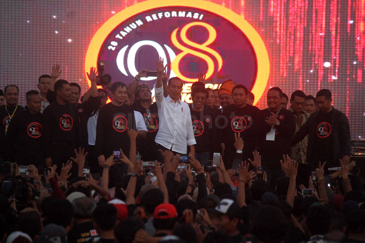 Presiden Jokowi Hadiri...