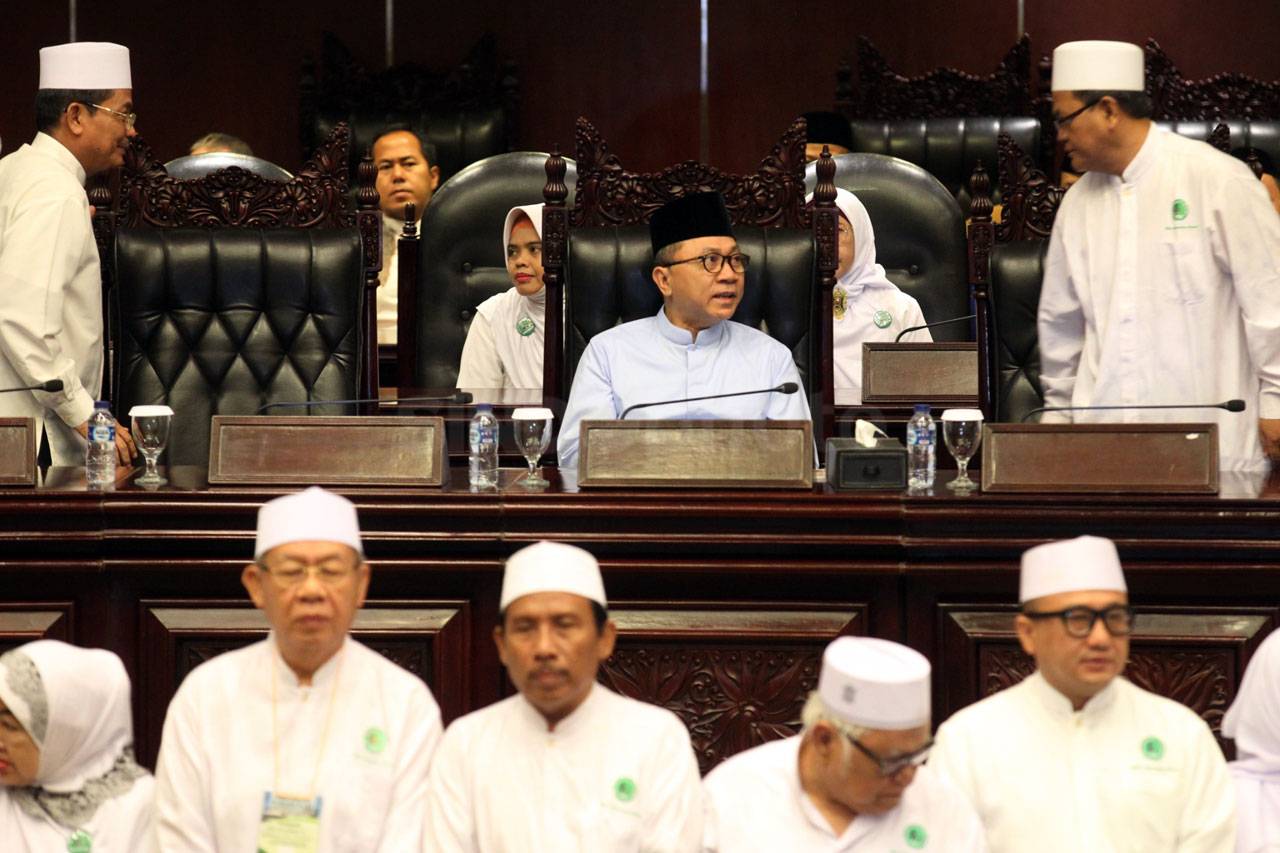 Zulkifli Hasan Terima...