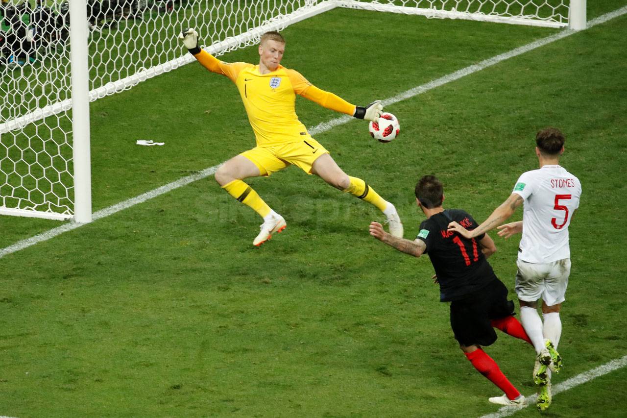 Kalahkan Inggris 2-1,...