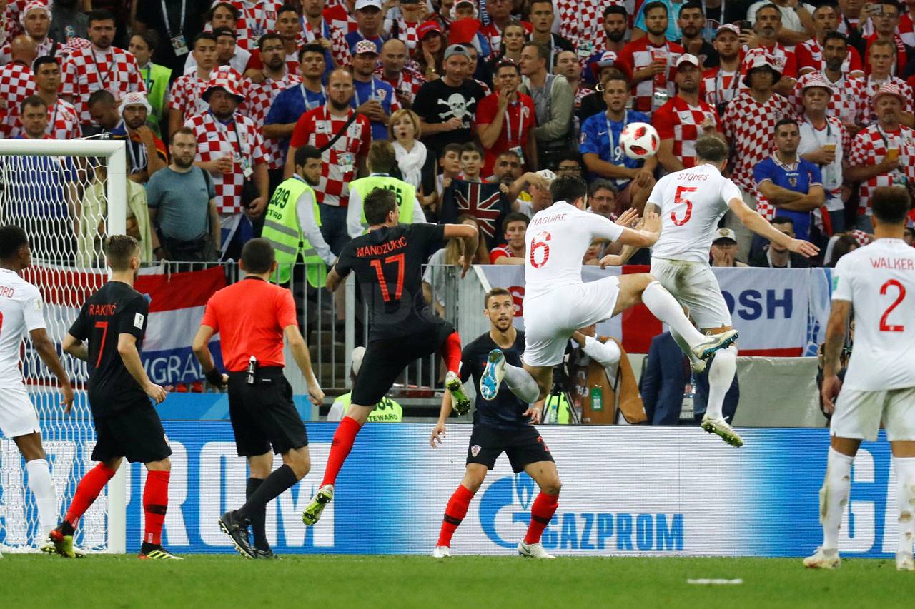 Kalahkan Inggris 2-1,...