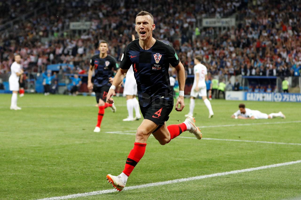 Kalahkan Inggris 2-1,...