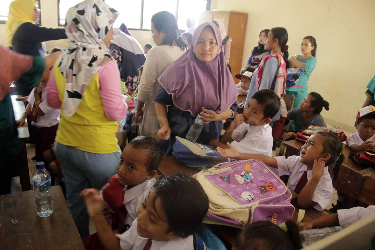 Hari Pertama Sekolah,...