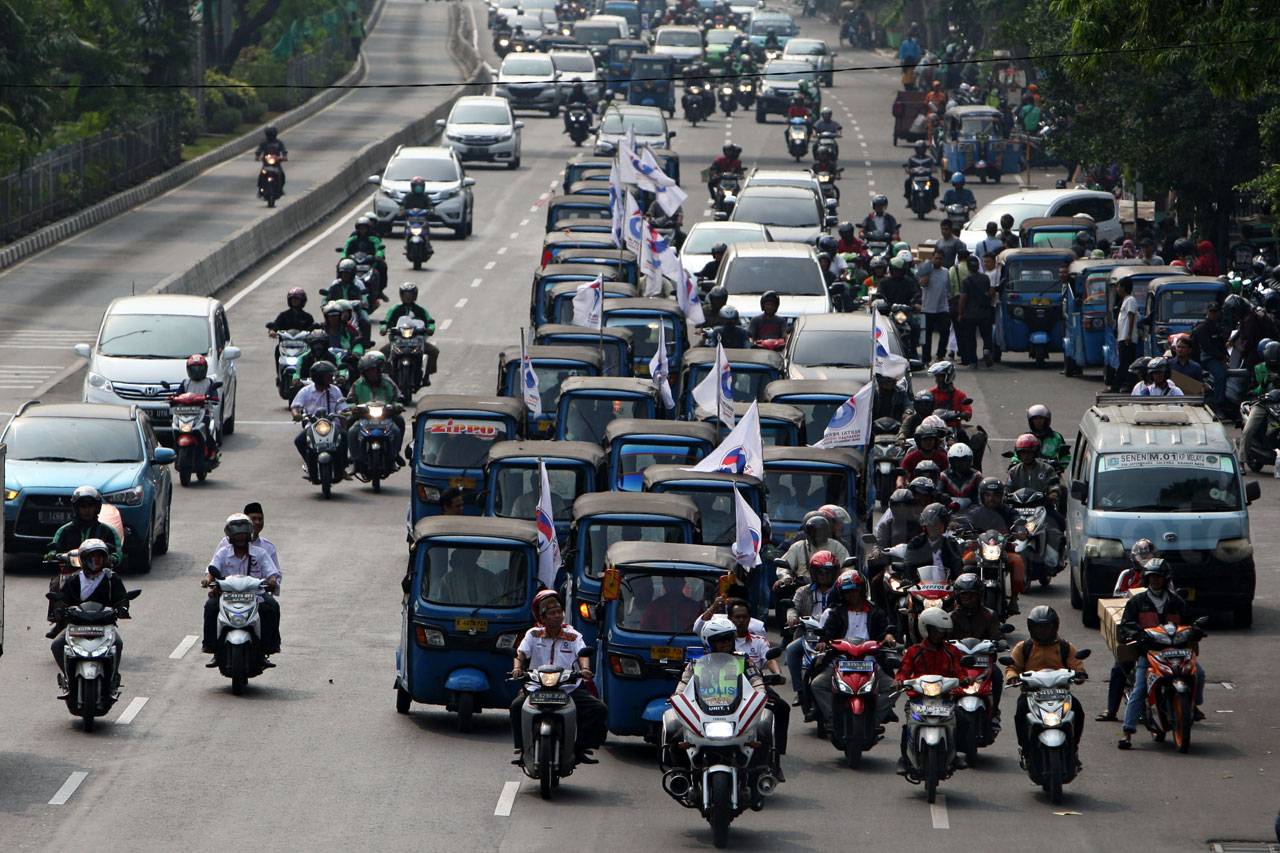 DPW Perindo DKI Serahkan...
