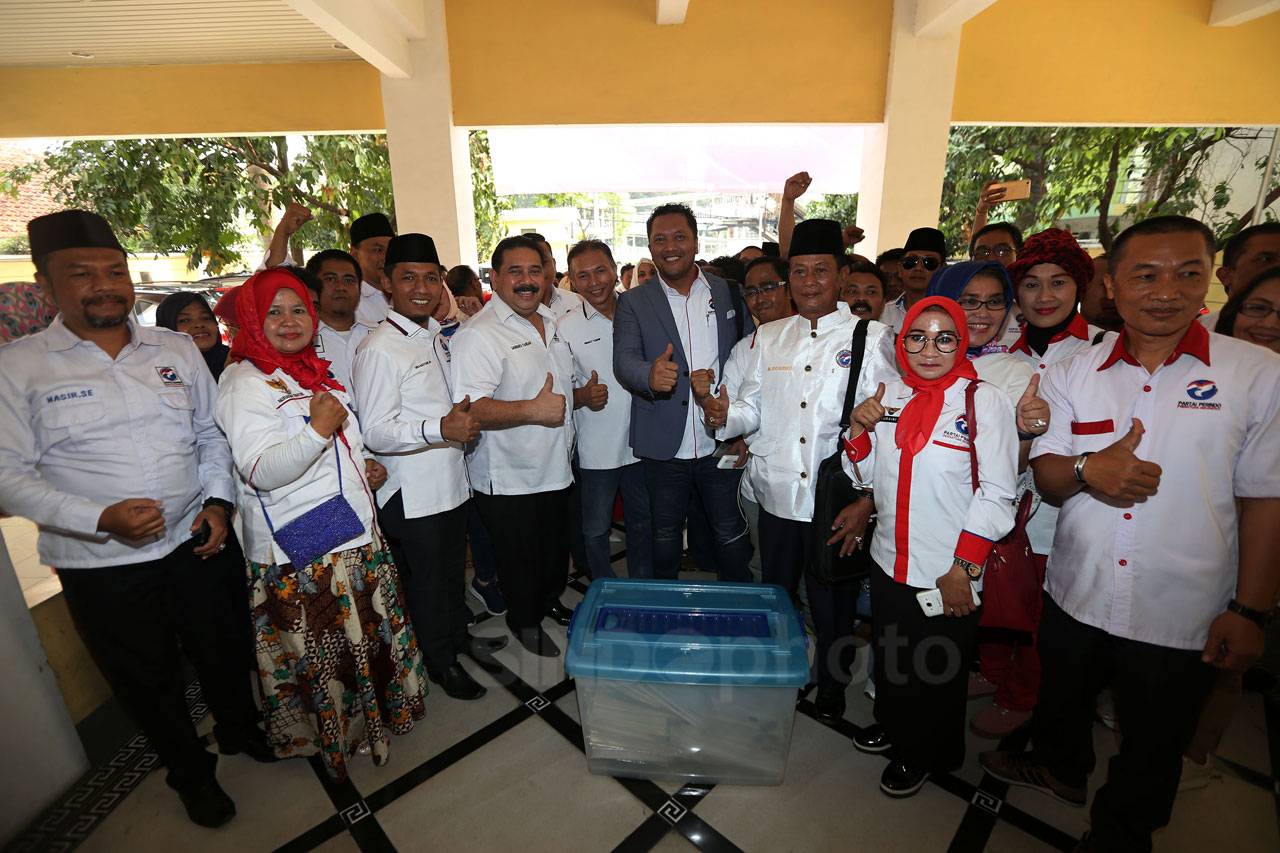 DPW Perindo DKI Serahkan...