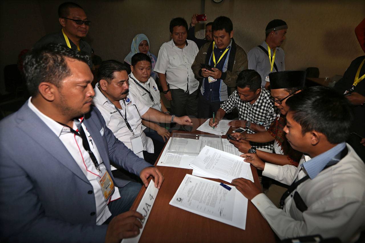 DPW Perindo DKI Serahkan...