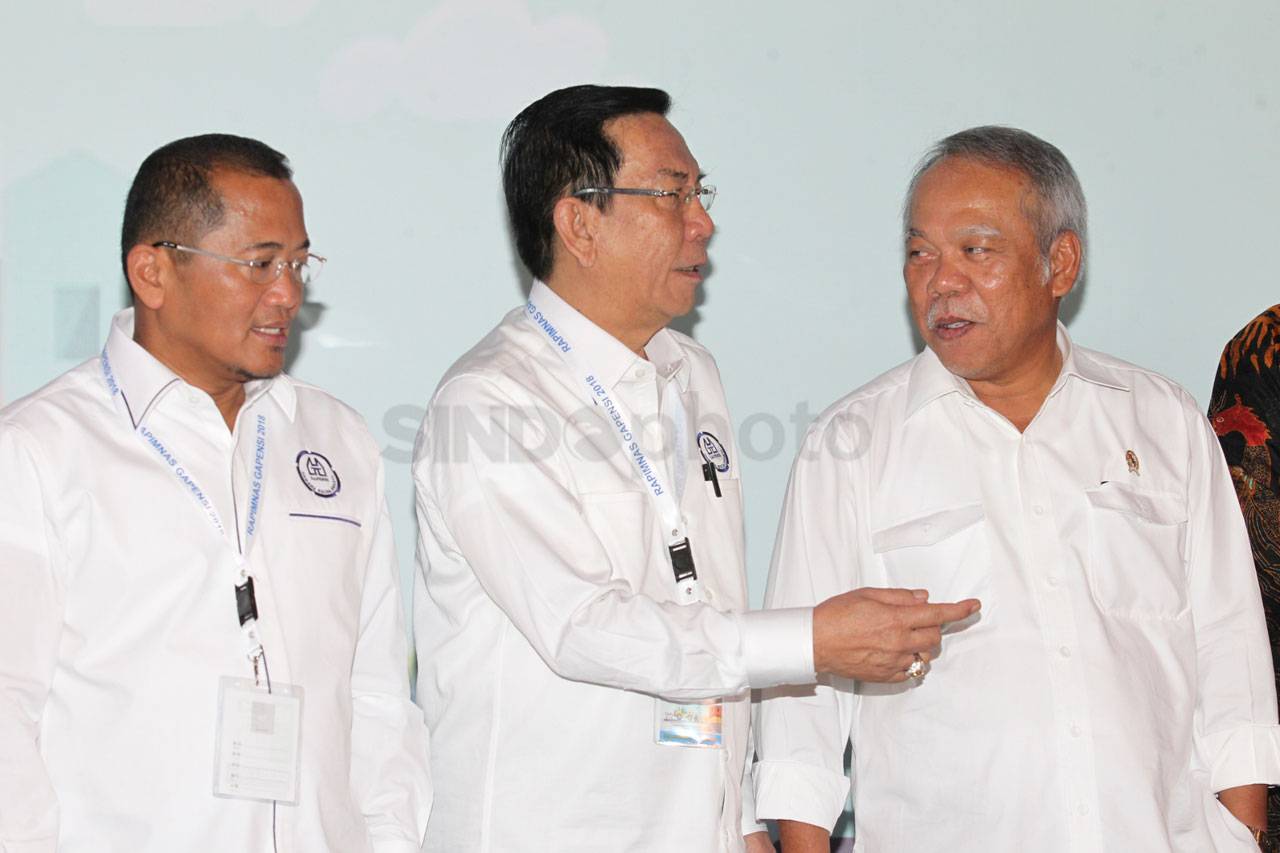 Menteri PUPR Hadiri...