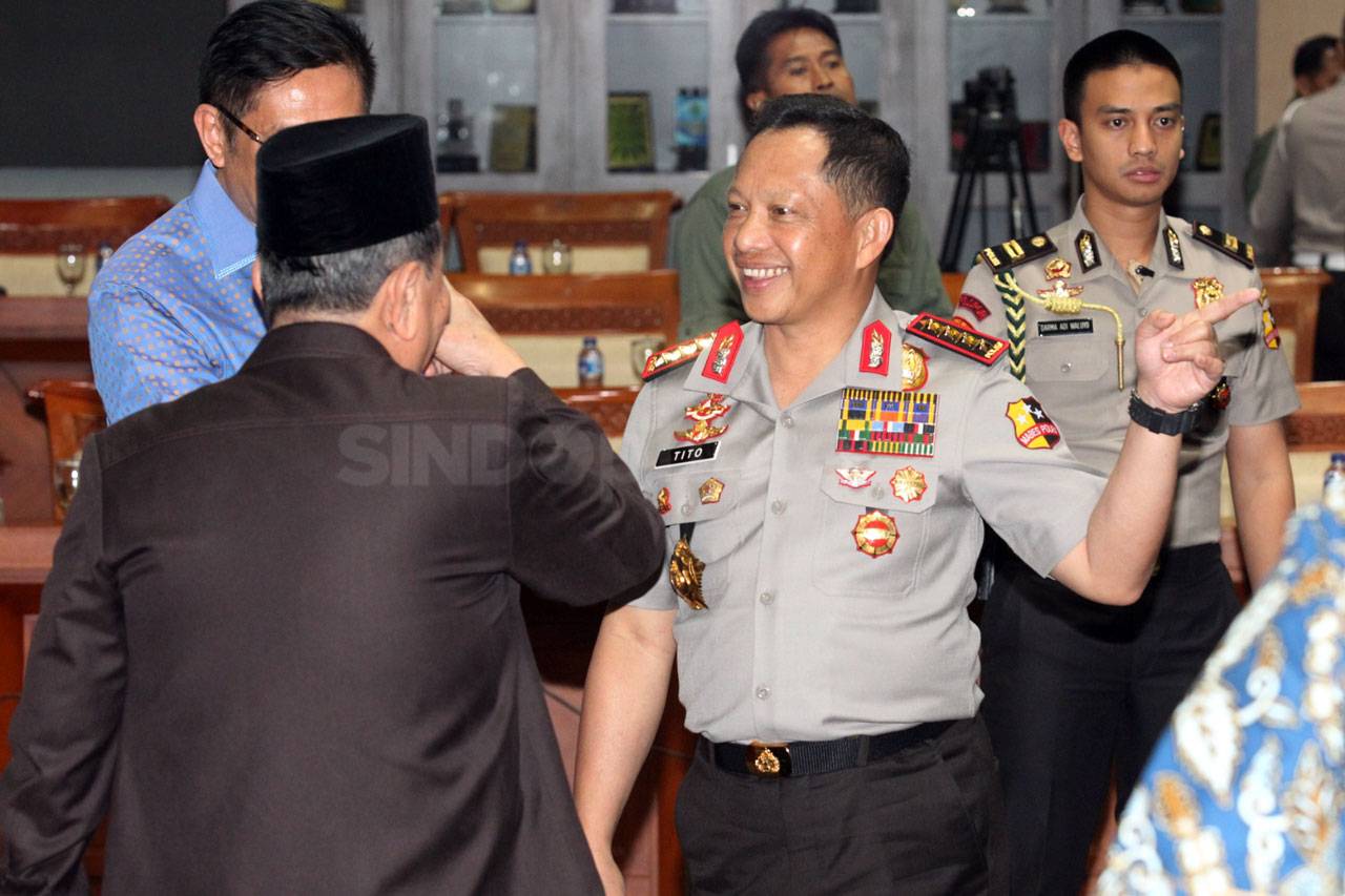 Kapolri Rapat Kerja...