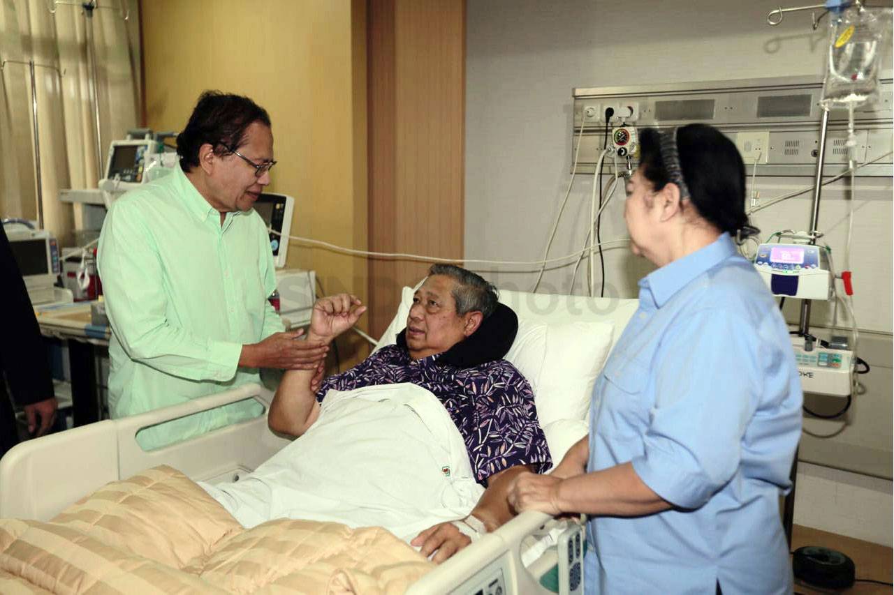 Rizal Ramli Besuk SBY...
