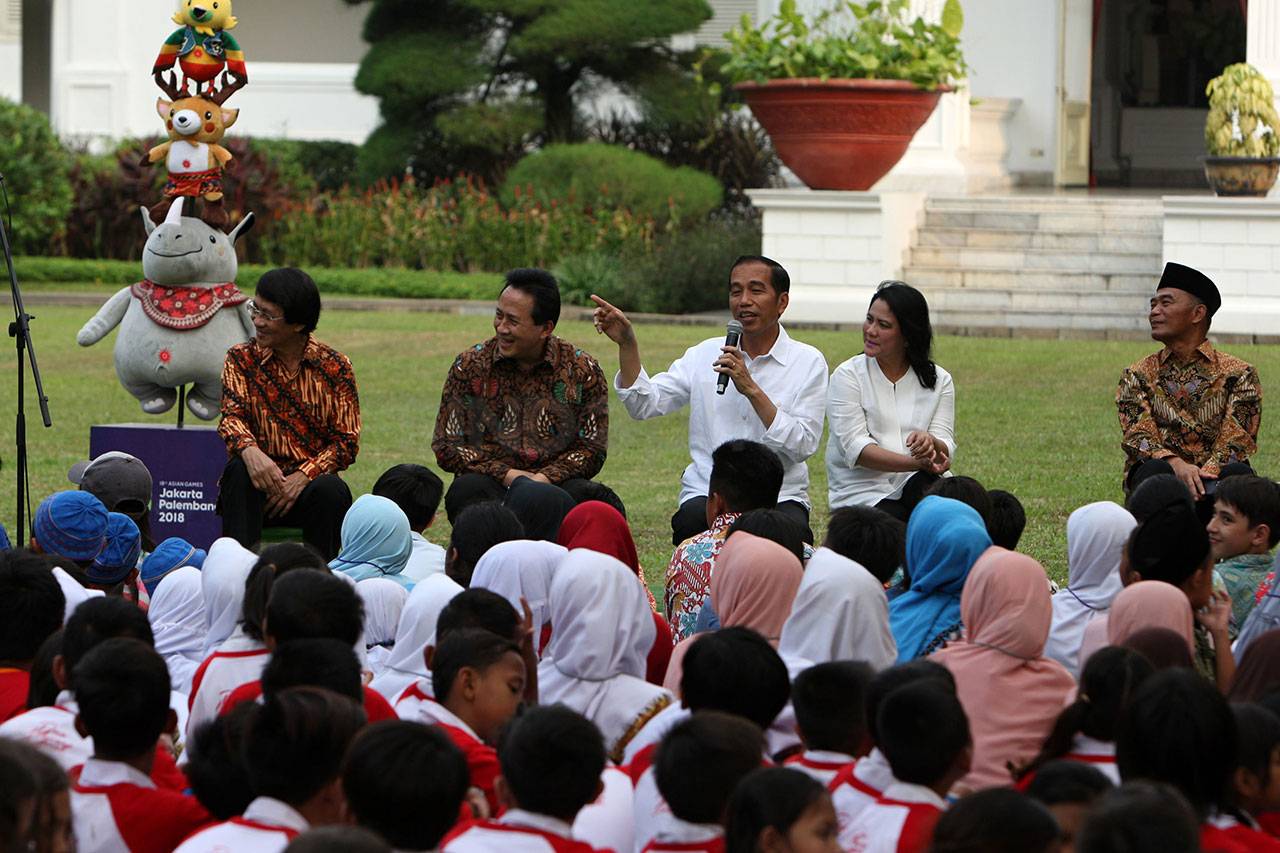 Presiden Jokowi Ajak...
