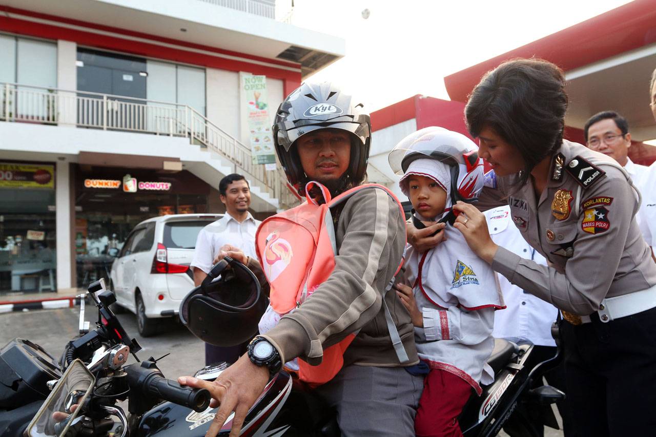 Peringati Hari Anak...