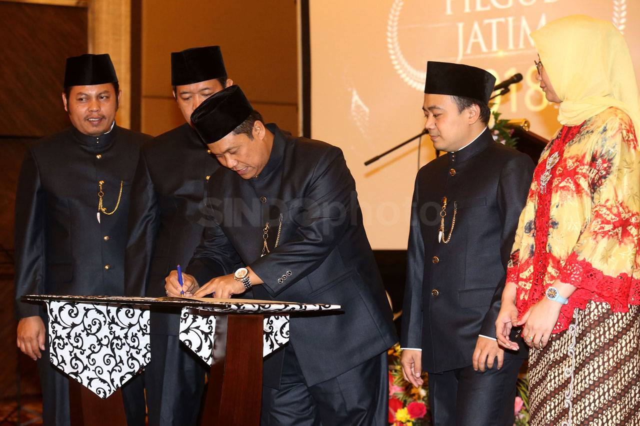 KPU Jatim Tetapkan Pasangan...