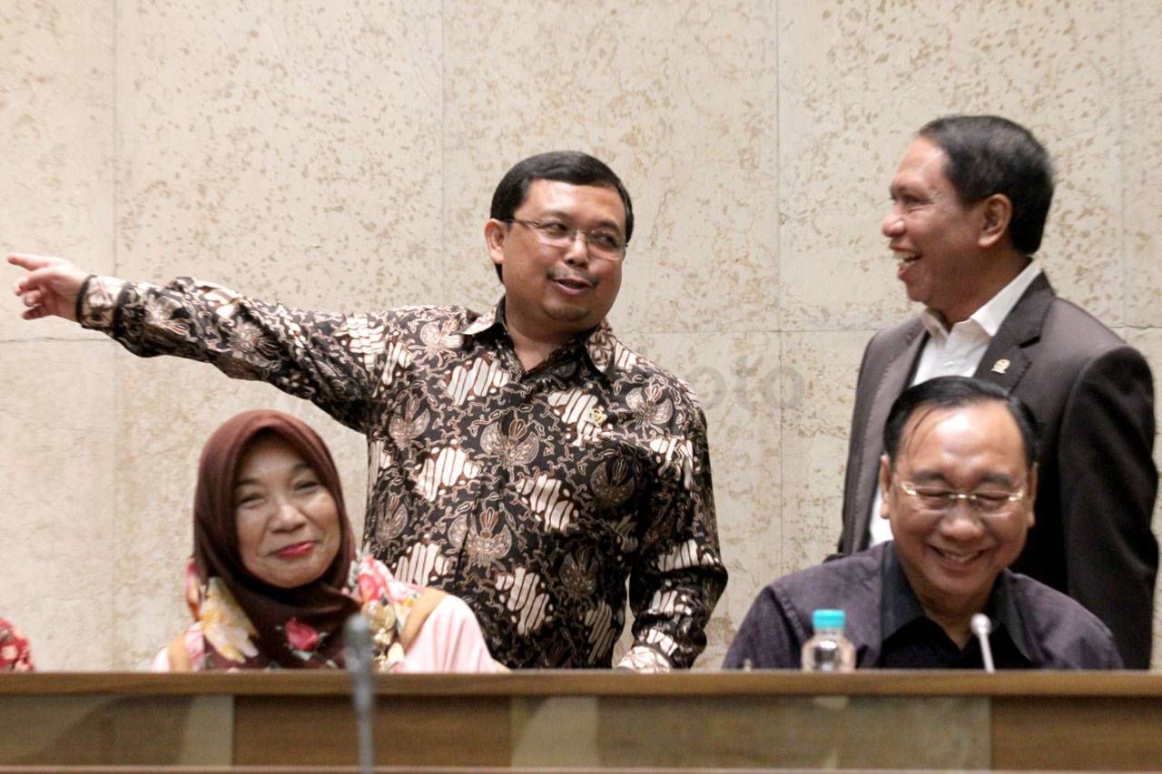 Herman Khaeron Jabat...