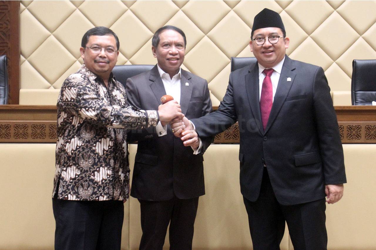 Herman Khaeron Jabat...