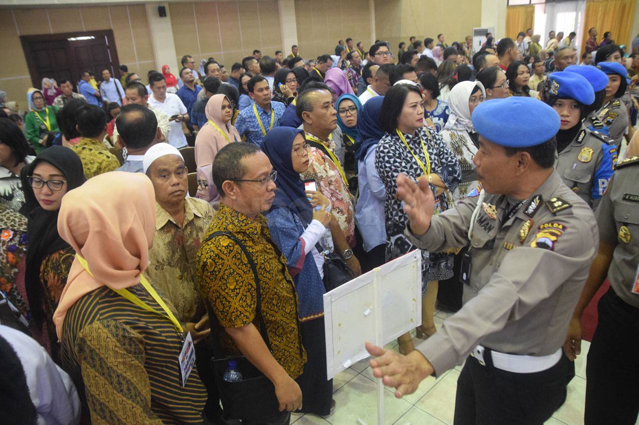 Tangis Haru Warnai Sidang...
